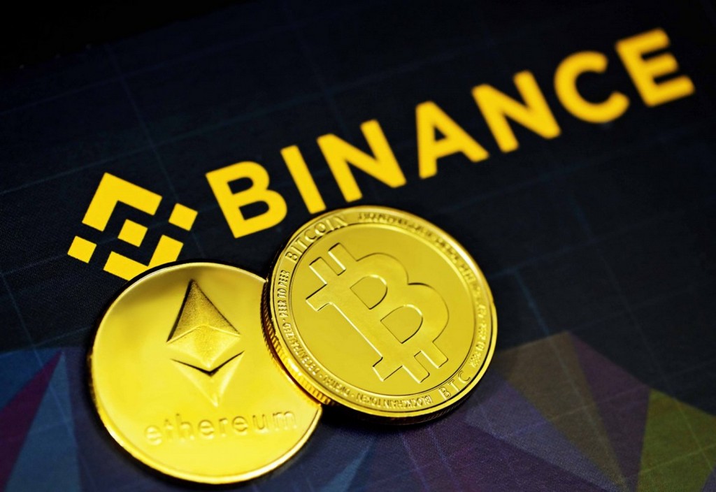 ethereum-and-bitcoin-next-to-the-binance-logo-stockpack-unsplash.jpg Ethereum and Bitcoin next to the Binance logo
