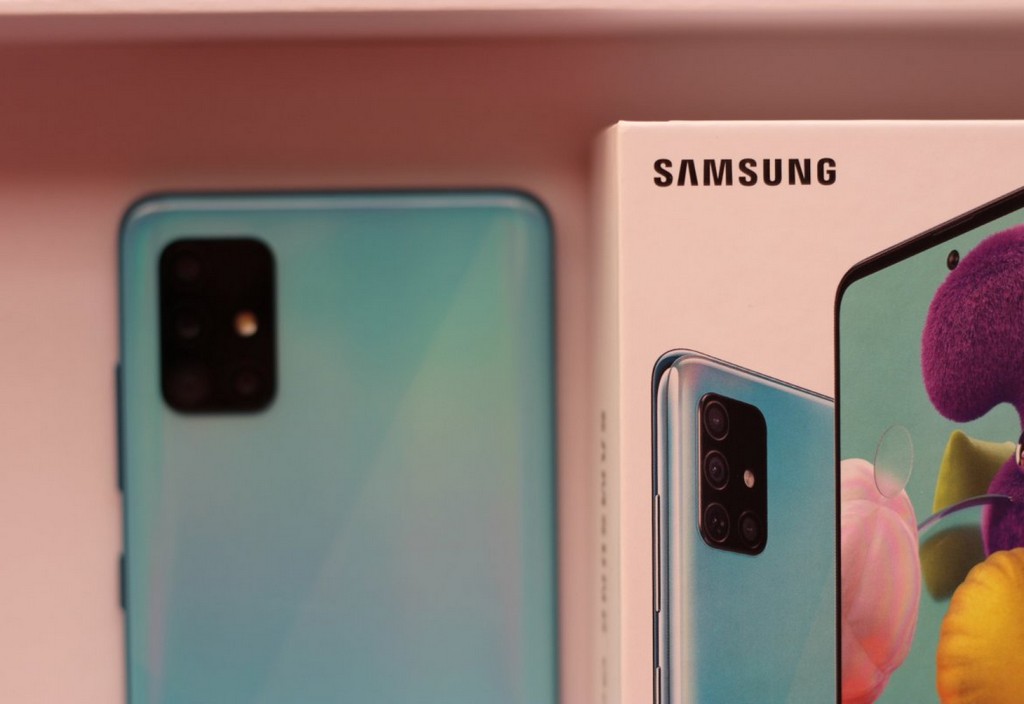 samsung-a51-smartphone-with-box-stockpack-unsplash.jpg Samsung A51 smartphone with box