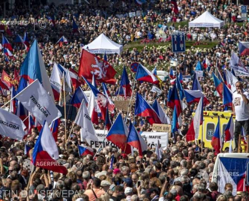 Cehia Praga protest comunisti suveranisti Cehia Praga Protest Comunisti Suveranisti