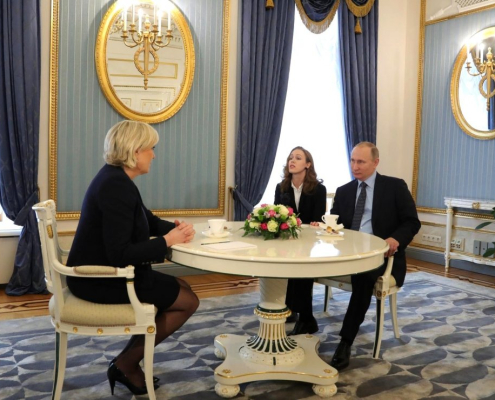 Marine Le Pen Vladimir Putin