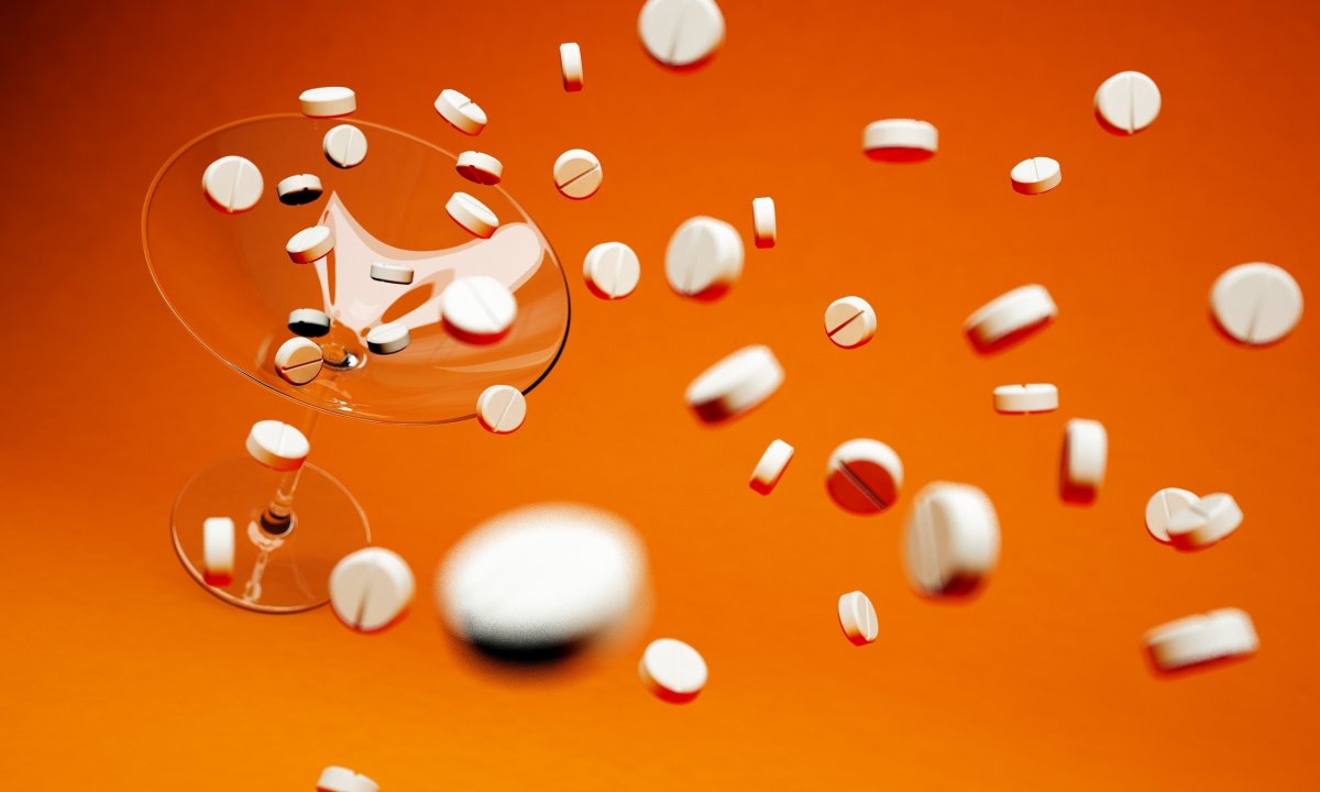 tablets-cocktail-glass-medical-stockpack-pixabay.jpg tablets, cocktail glass, medical