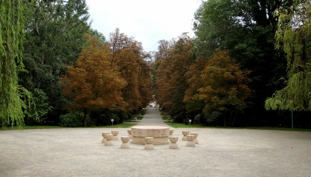 the table of silence, sculpture, brancusi
