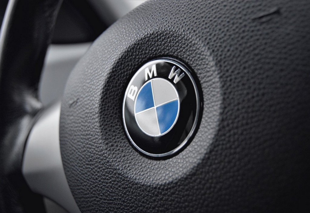 Black and gray bmw steering wheel