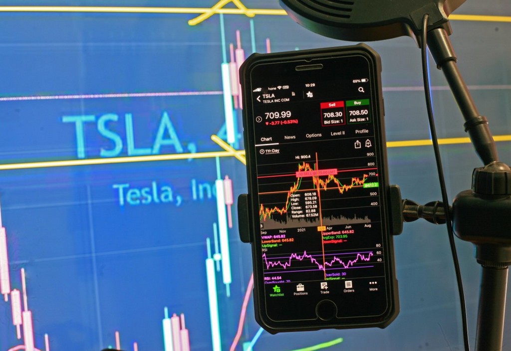 tesla-stock-chart-stockpack-pixabay.jpg tesla, stock, chart