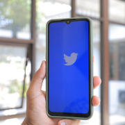 twitter-logo-on-smartphone-screen-stockpack-pexels.jpg Twitter logo on smartphone screen