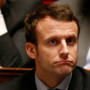 macron trist Macron Trist