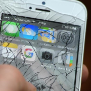 Vodafone broken phone telefon spart Vodafone