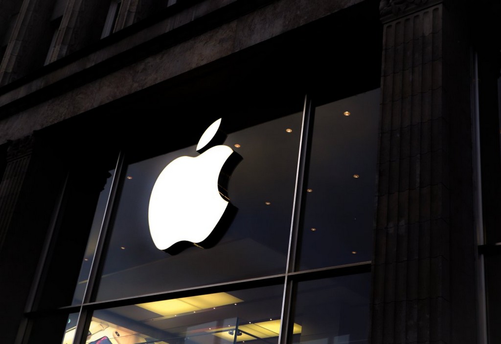 apple-store-shop-front-stockpack-unsplash.jpg Apple Store shop front