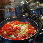 vegetable pan, tomatoes, leek