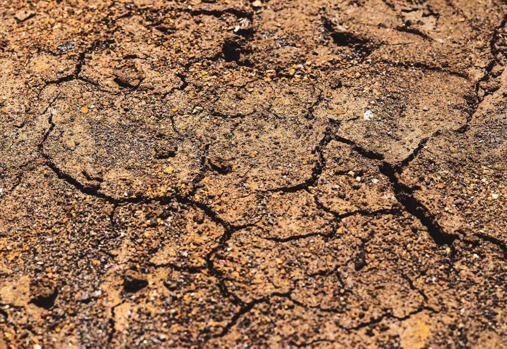 earthquake-cracked-ground-stockpack-pixabay.jpg earthquake, cracked, ground
