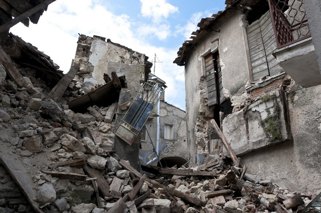 earthquake-rubble-laquila-stockpack-pixabay.jpg earthquake, rubble, l'aquila