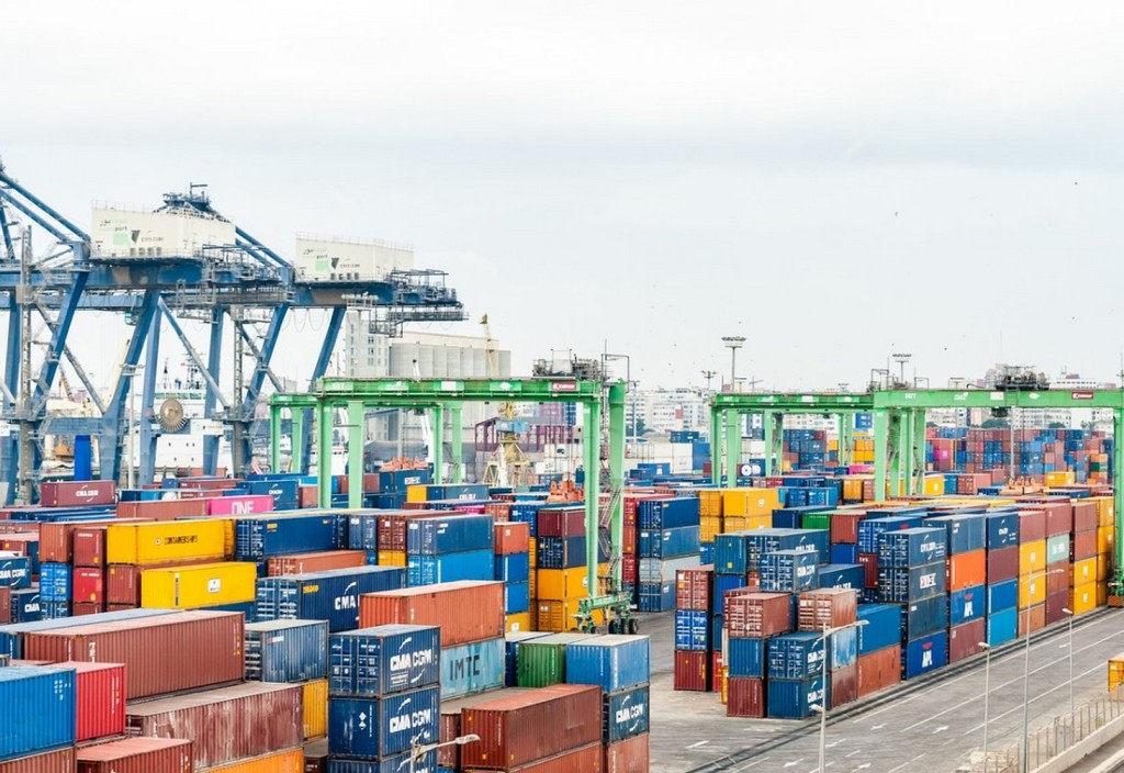 port-container-export-stockpack-pixabay.jpg port, container, export