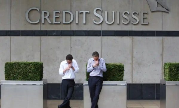 Credit Suisse Angajati