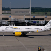 airbus a320, vueling, plane
