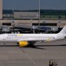 airbus a320, vueling, plane