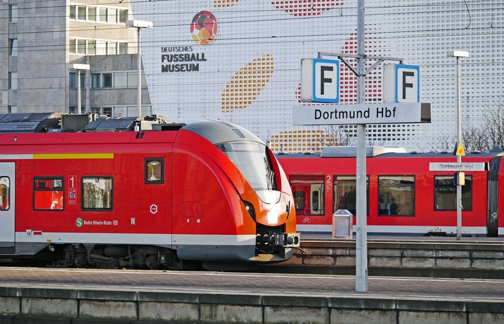dortmund hbf, german football museum, train