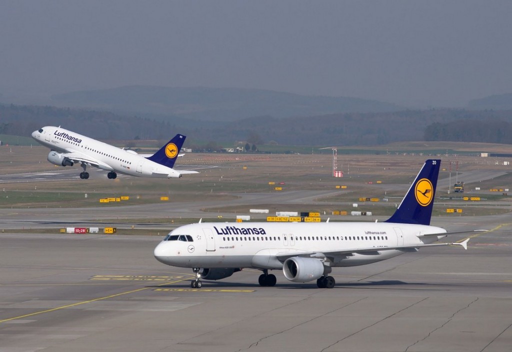 lufthansa-plane-airport-stockpack-pixabay.jpg lufthansa, plane, airport