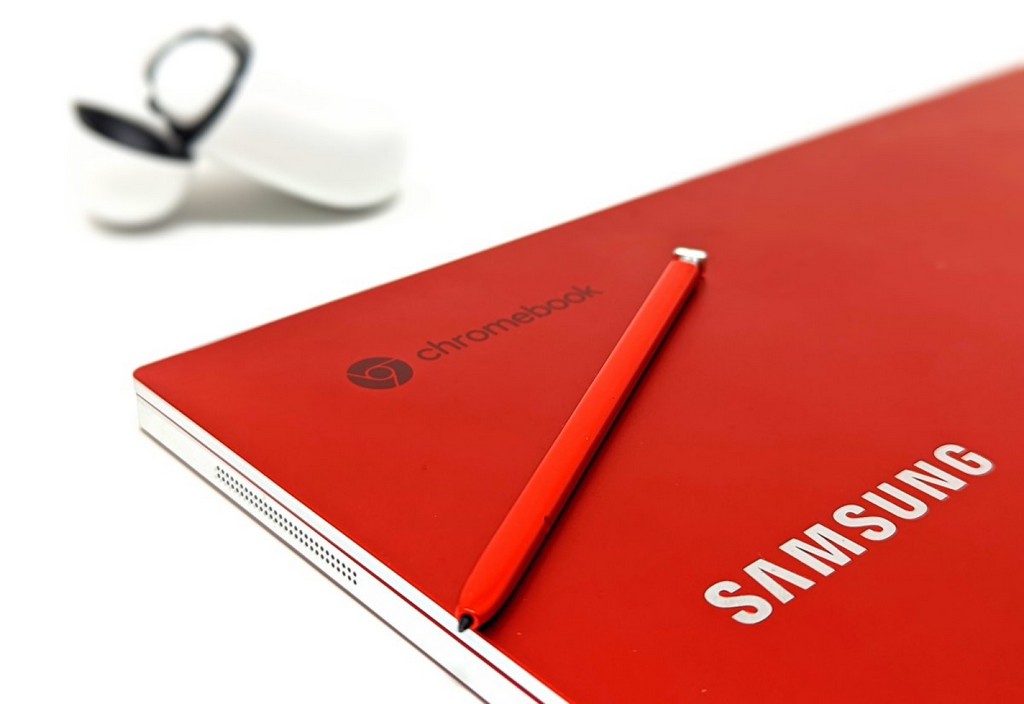 red-samsung-chromebook-in-close-up-photography-stockpack-pexels.jpg Red samsung chromebook in close up photography