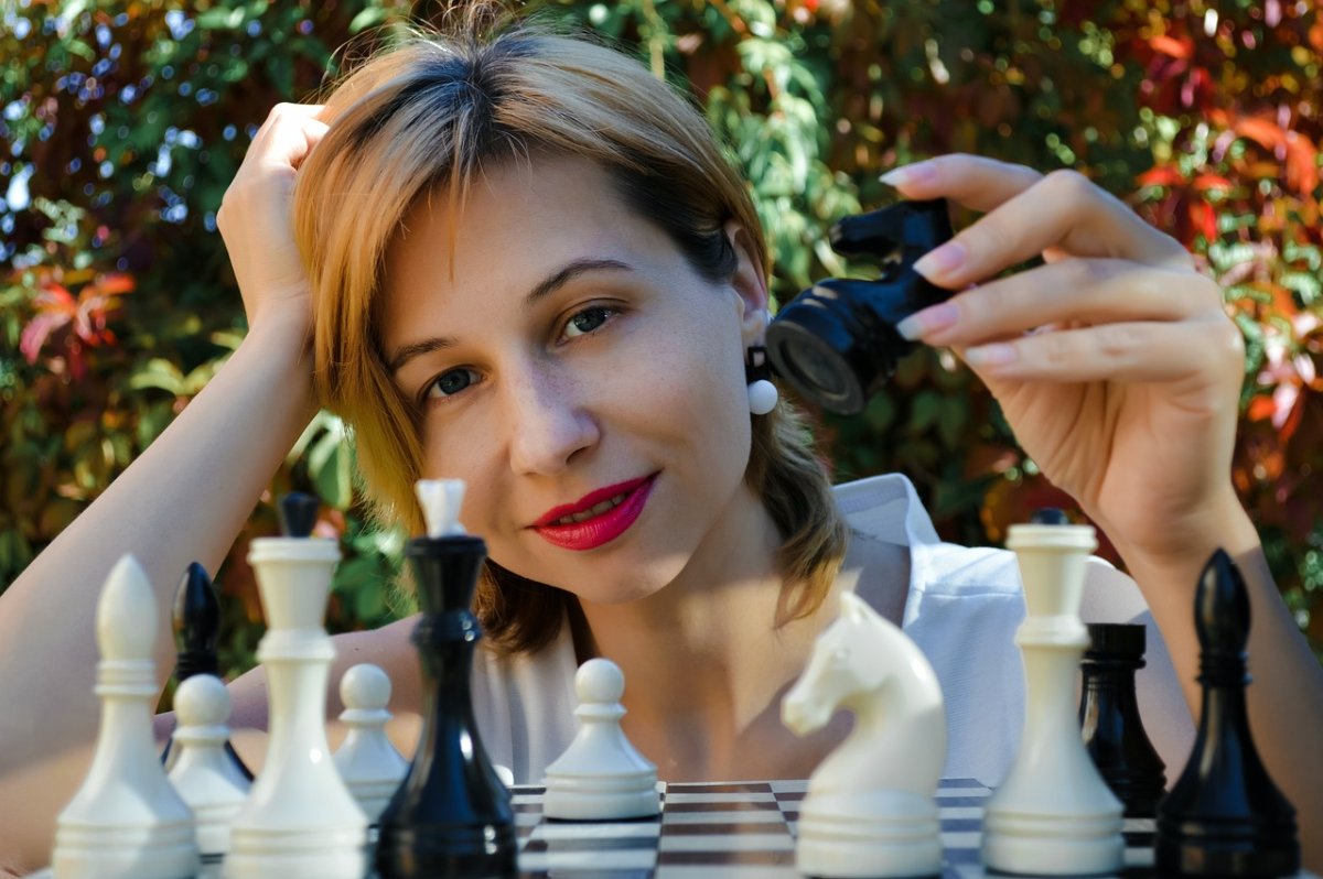 woman-leisure-board-game-stockpack-pixabay.jpg woman, leisure, board game