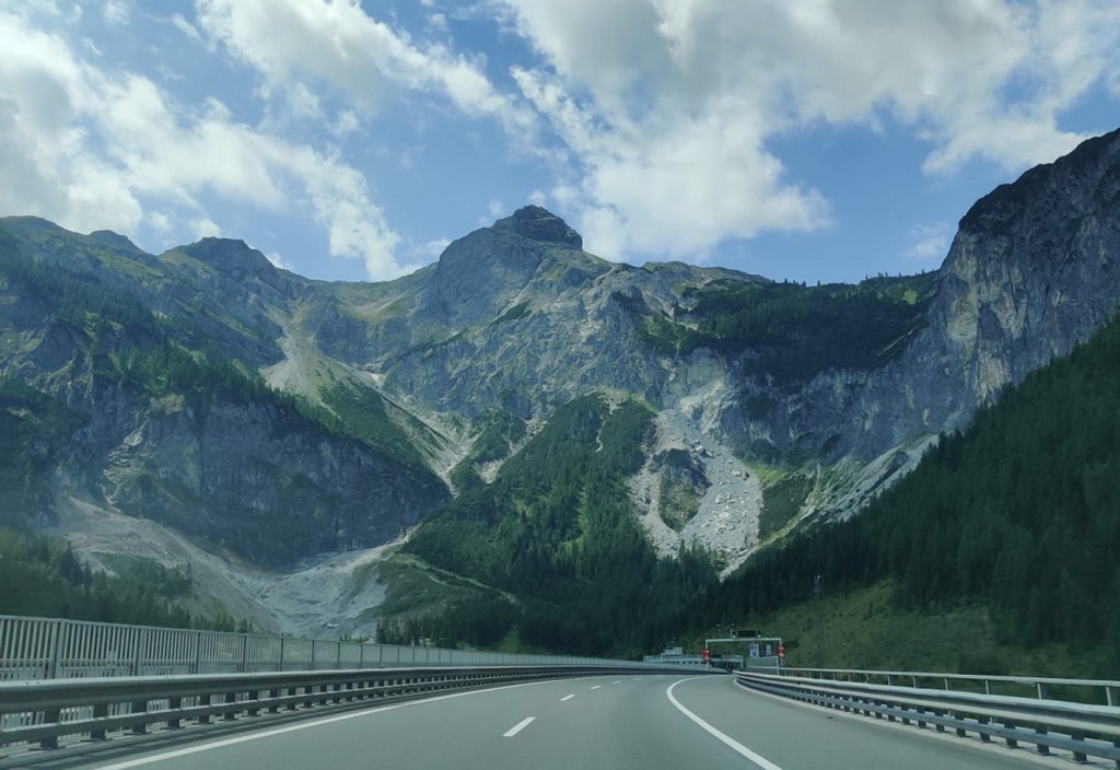 autostrada munte Austria A10 Copyright foto contactati www.AFACERI.news Autostrada Munte Austria A10 Copyright Foto Contactati Www.afaceri.news