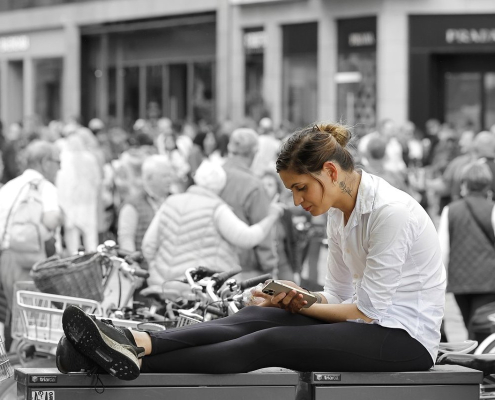 waitress-woman-crowd-stockpack-pixabay.jpg waitress, woman, crowd