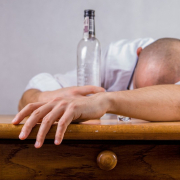 man-alcohol-hangover-stockpack-pixabay.jpg man, alcohol, hangover