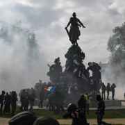paris-1-mai-tw11 Paris 1 Mai Tw11