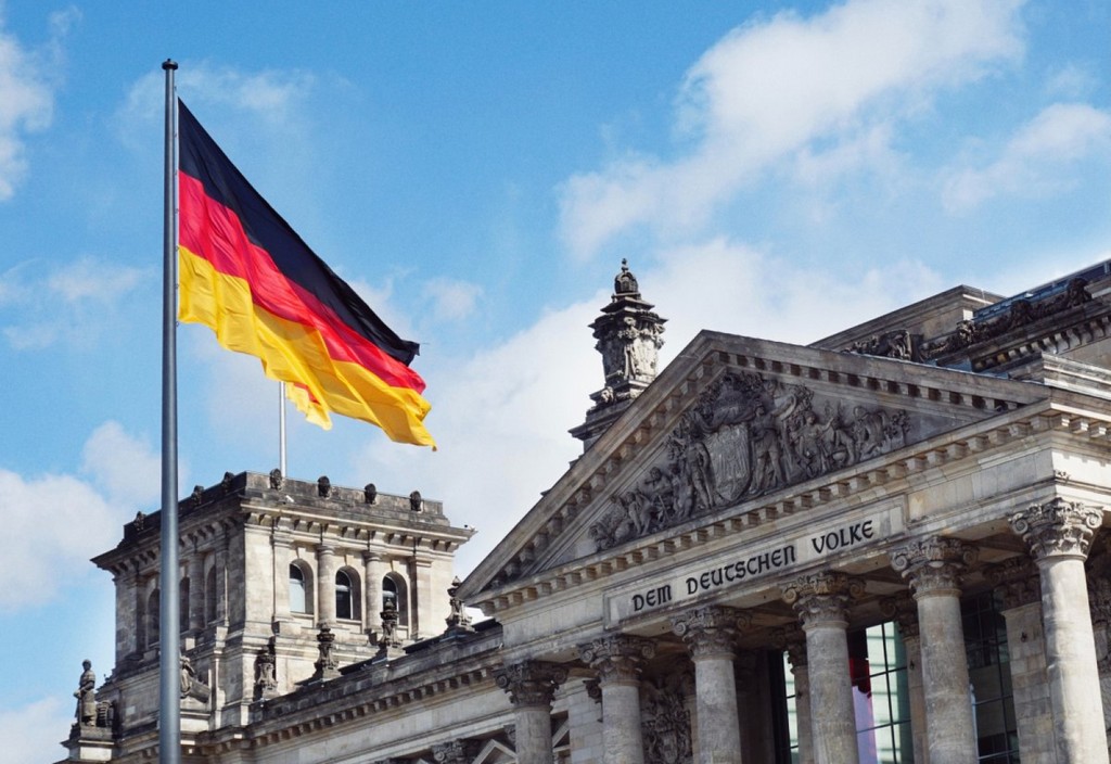 platz-der-republik-berlin-germany-stockpack-unsplash.jpg Platz der Republik, Berlin, Germany