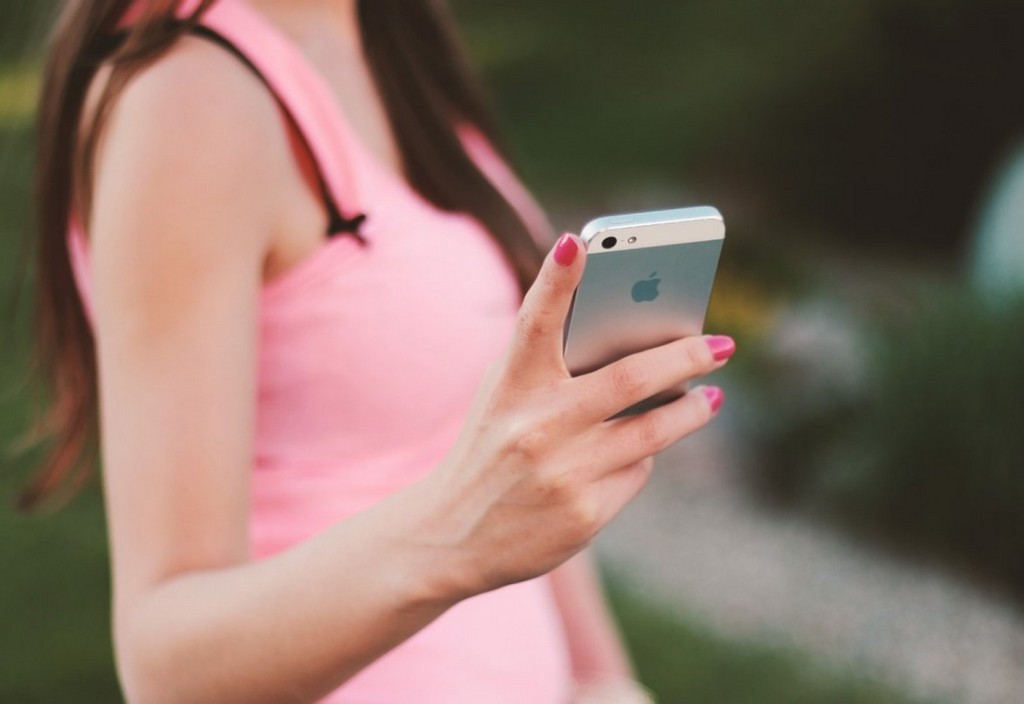 iphone-smartphone-apps-stockpack-pixabay.jpg iphone, smartphone, apps