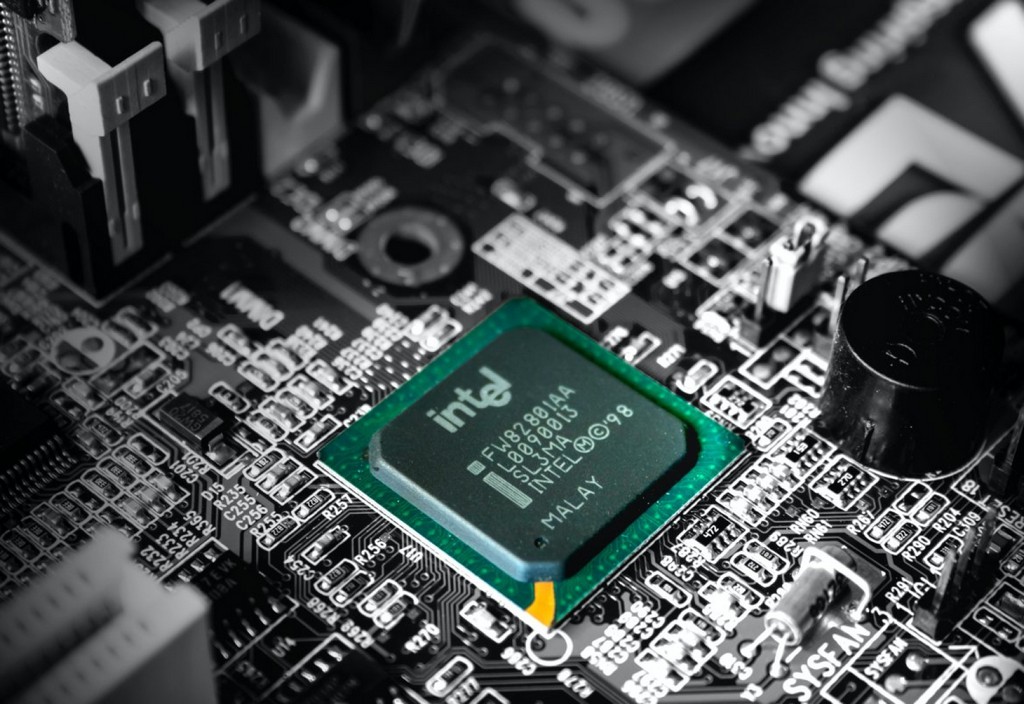 old-motherboard-stockpack-unsplash.jpg Old Motherboard