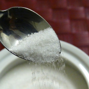 sugar, trickle, spoon