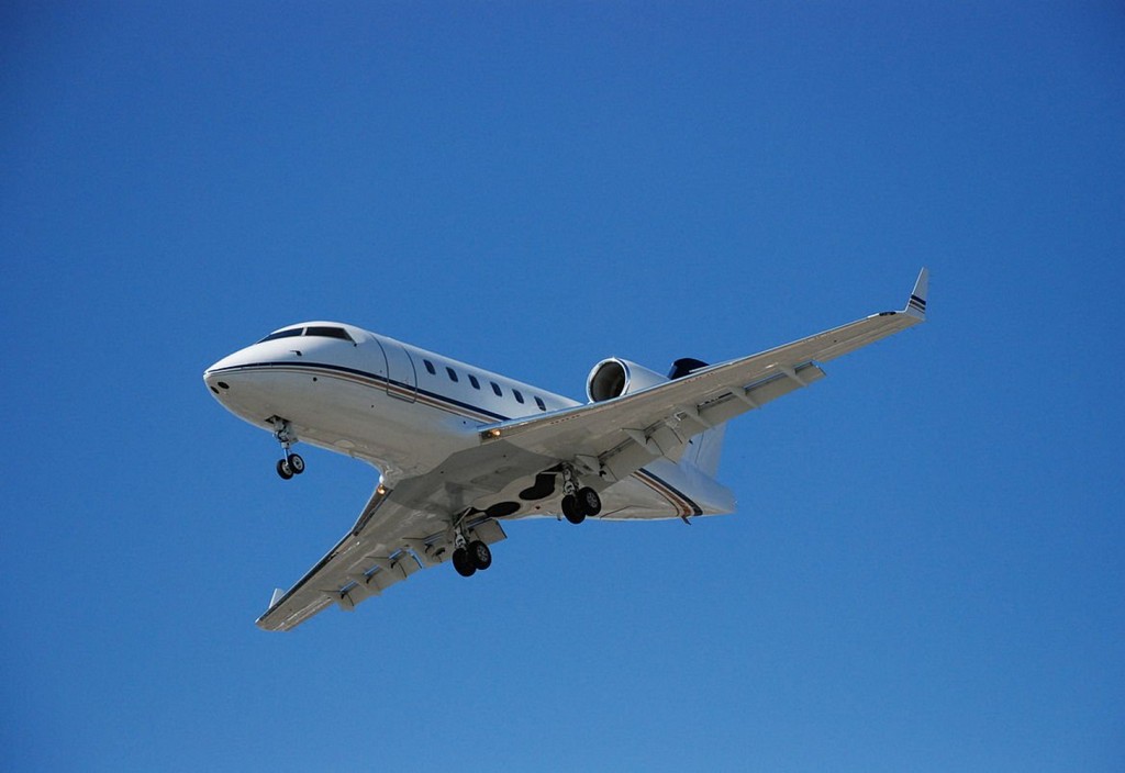 Airplane Landing In Toronto