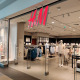HM H and M Hennes and Mauritz haine magazin moda vestimentar shopping Copyright foto Contactati www.afaceri.news Hm H And M Hennes And Mauritz Haine Magazin Moda Vestimentar Shopping Copyright Foto Contactati Www.afaceri.news