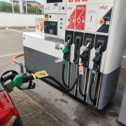 Benzină Carburant Benzinărie Pompă Rompetrol Copyright Foto Contactati Www.afaceri.news