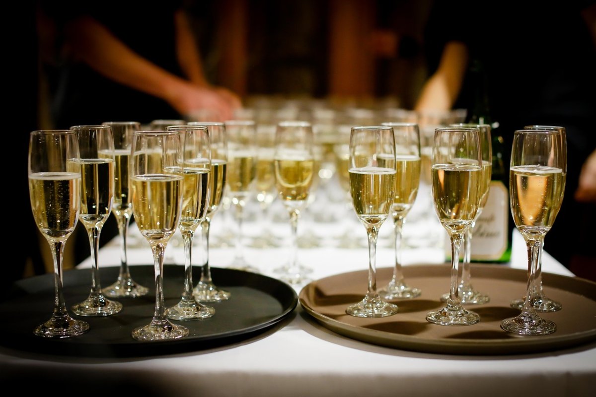 drinks-alcohol-glasses-stockpack-pixabay.jpg drinks, alcohol, glasses