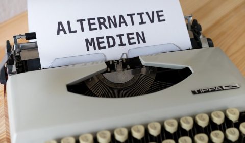 alternative media, medium, online medium