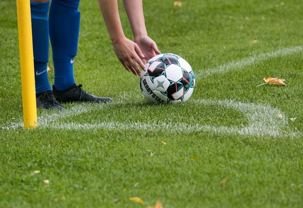 corner-ball-corner-point-football-stockpack-pixabay.jpg corner ball, corner point, football