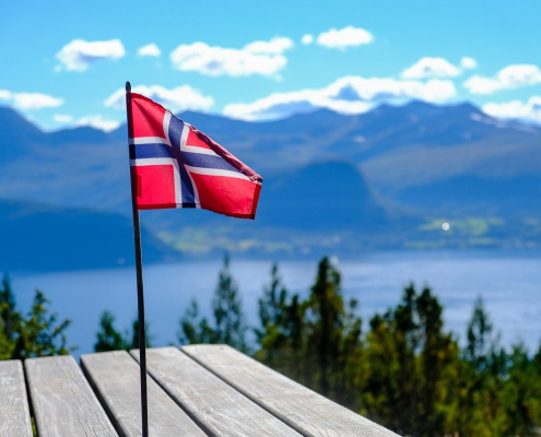 norway-flag-mountain-stockpack-pixabay.jpg norway, flag, mountain