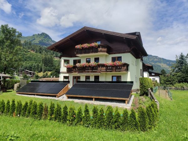 Pensiune Hotel Alpi Austria Casă De Oaspeți Panouri Fotovoltaice Energie Solara Copyright Foto Contactati Www.afaceri.news