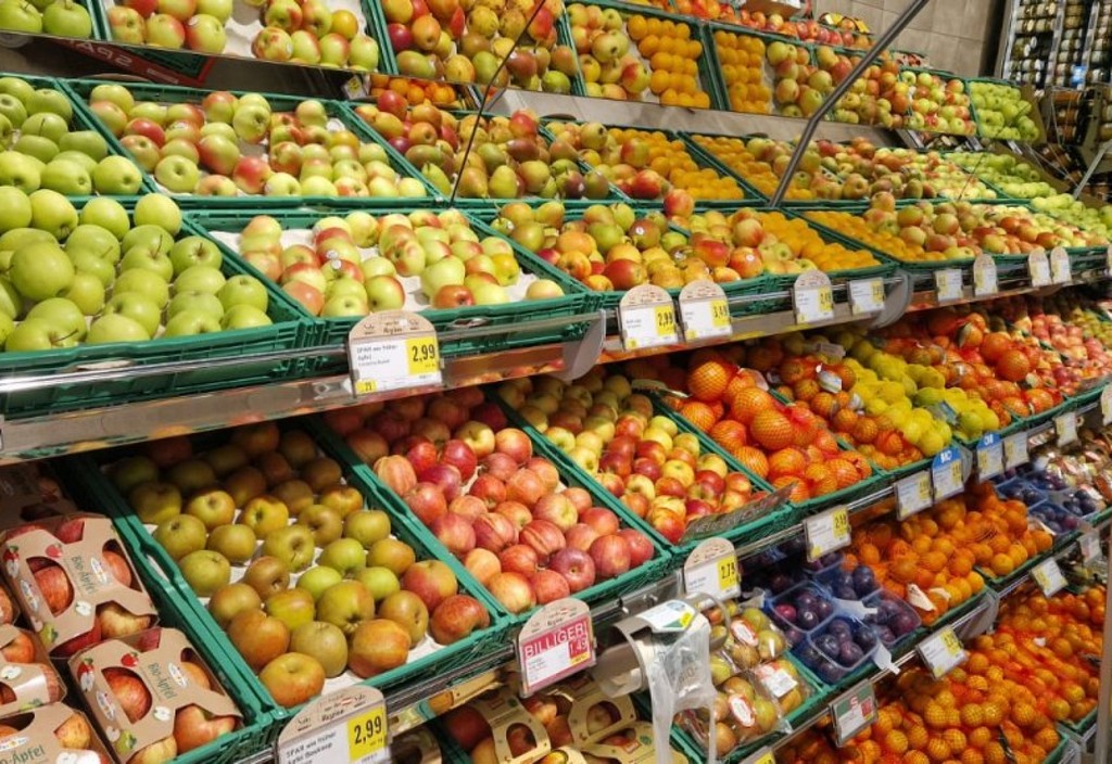 fructe supermarket prețuri euro Austria Copyright foto Contactati www.AFACERI.news Fructe Supermarket Prețuri Euro Austria Copyright Foto Contactati Www.afaceri.news