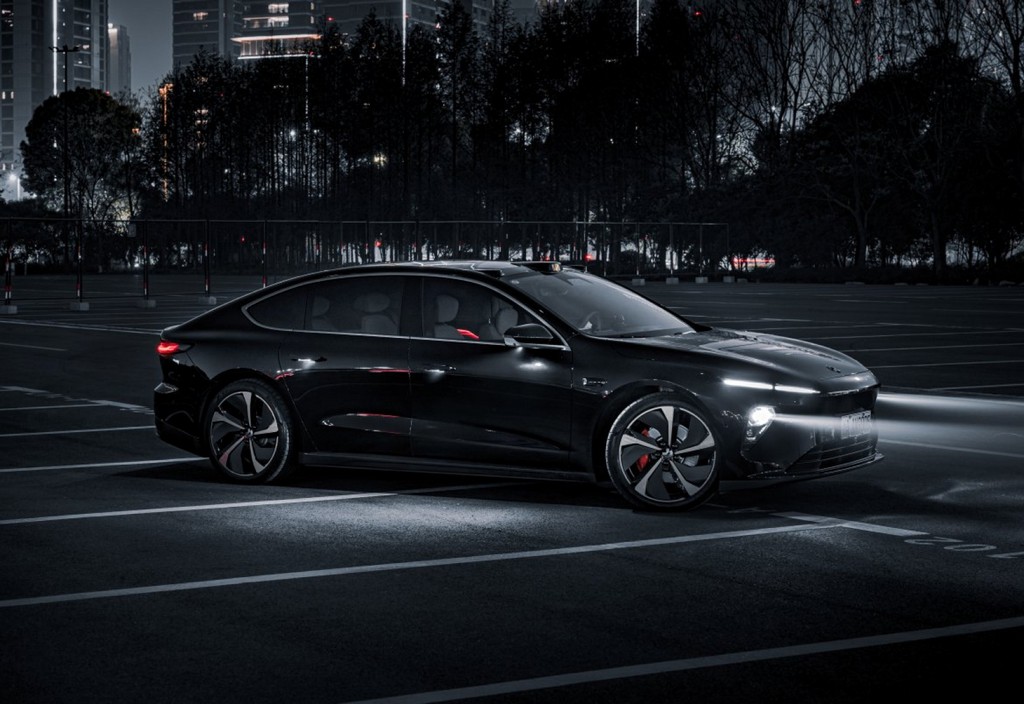 NIO ET7
