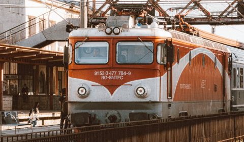 The cfr calatori train in a station