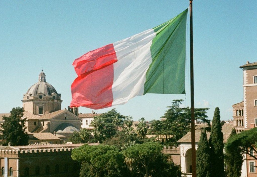 cars-and-people-under-italian-flag-rome-italy-stockpack-pexels.jpg Cars and people under italian flag rome italy