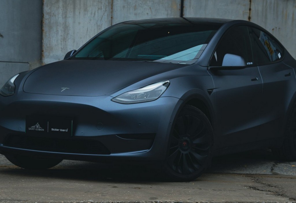 matte-dark-gray-tesla-model-y-stockpack-unsplash.jpg Matte dark gray Tesla Model Y