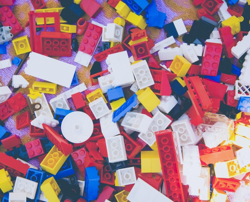 lego-to-play-to-build-stockpack-pixabay.jpg lego, to play, to build