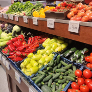 supermarket Mega Image comert raft legume Copyright foto Contactati afaceri.news Supermarket Mega Image Comert Raft Legume Copyright Foto Contactati Afaceri.news