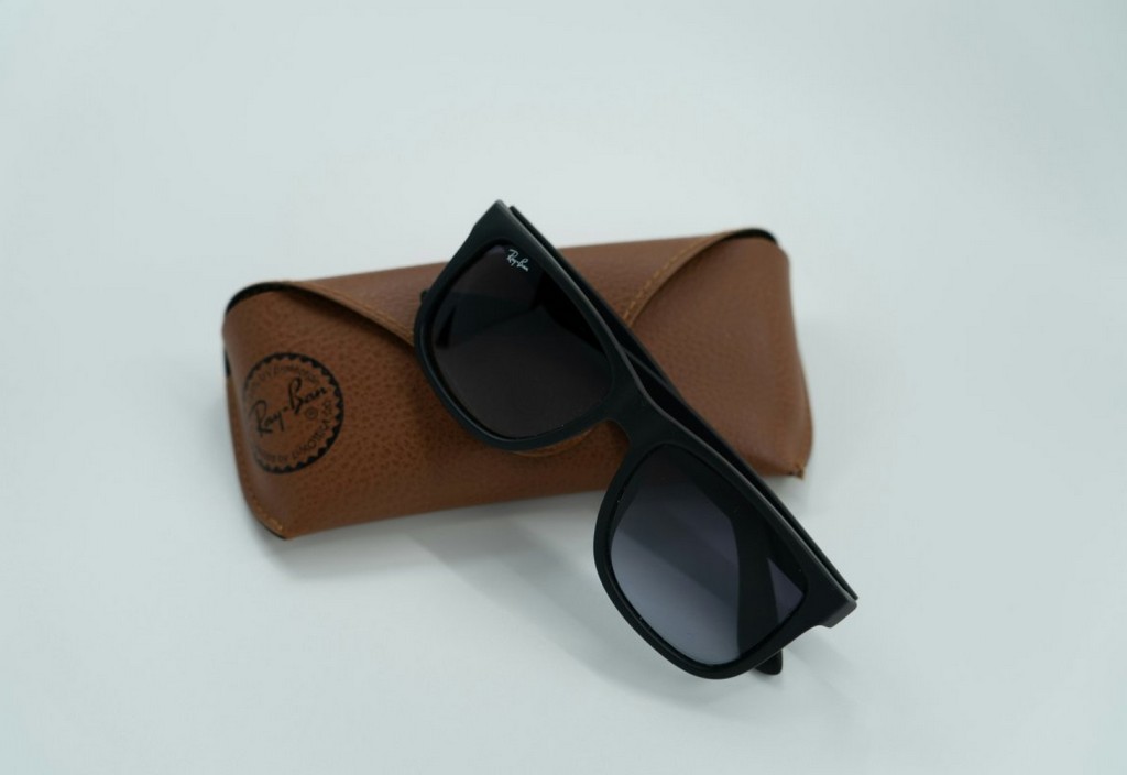 black-ray-ban-sunglasses-stockpack-unsplash.jpg black Ray-Ban sunglasses