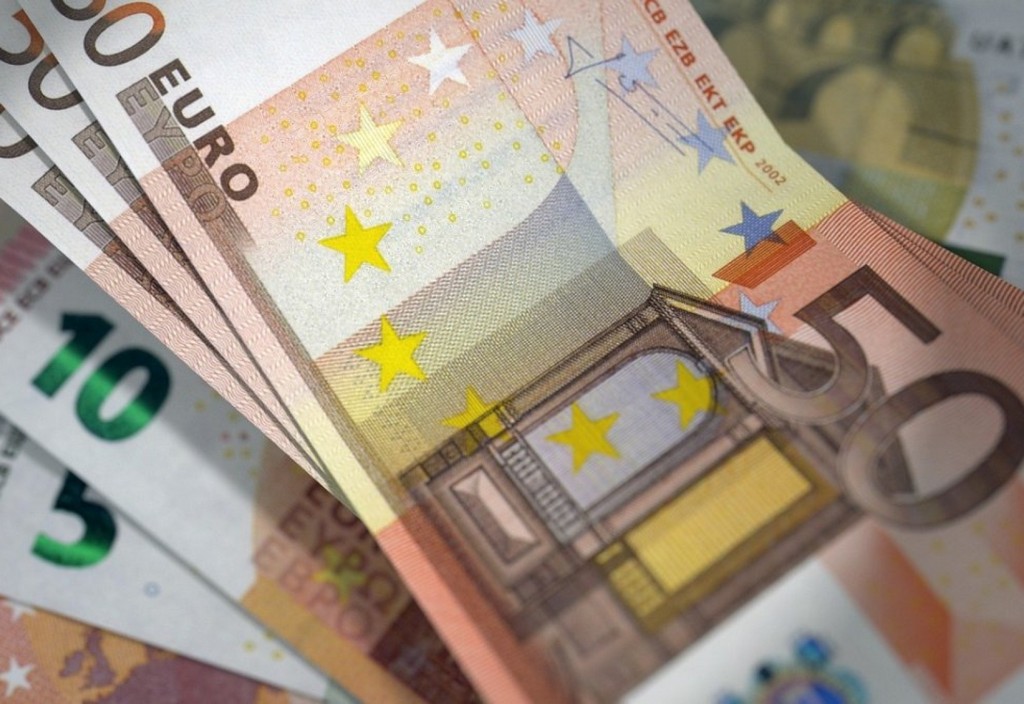 euro-banknotes-currency-stockpack-pixabay.jpg euro, banknotes, currency