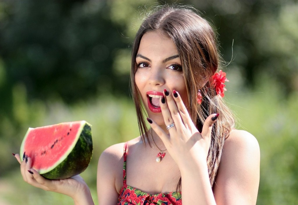 face-melon-red-stockpack-pixabay.jpg face, melon, red