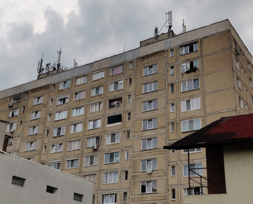 Bloc Vechi Apartamente Termopan Copyright Foto Contactati Www.afaceri.news